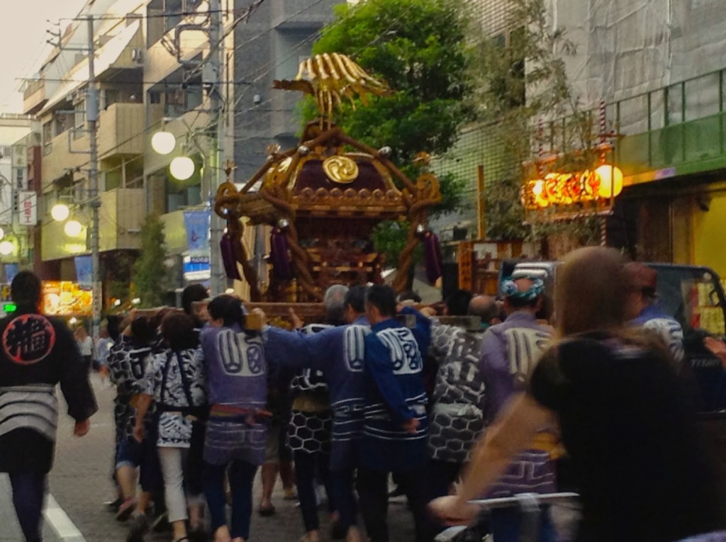 お祭り日和ですね