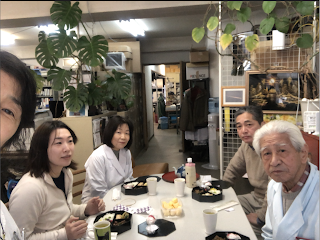 社内で新年会　今年もよろしくお願いいたします。