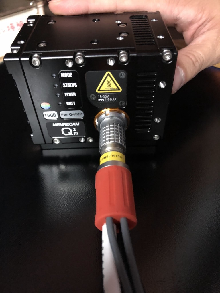 今、ハイスピードカメラを試しています