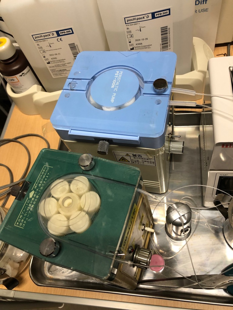 研究室にあるペリスタポンプの部品