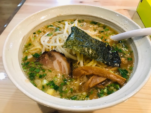 背油豚骨らぁ麺 仁家さんに行ってきました